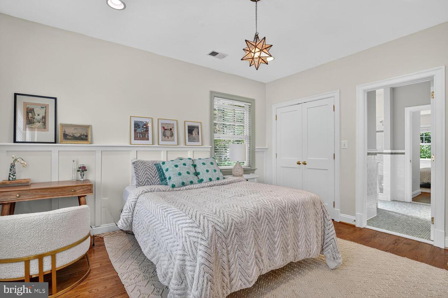 3708 N VERMONT ST N, ARLINGTON, Virginia 22207, 6 Bedrooms Bedrooms, 24 Rooms Rooms,5 BathroomsBathrooms,Residential,For sale,3708 N VERMONT ST N,VAAR2064462 MLS # VAAR2064462