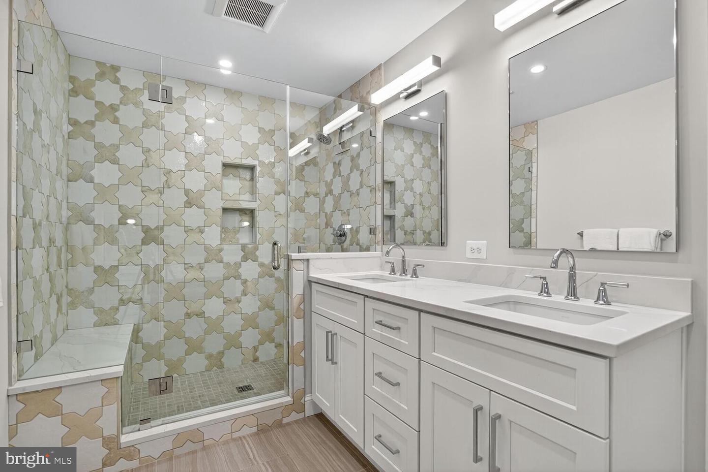 3708 N VERMONT ST N, ARLINGTON, Virginia 22207, 6 Bedrooms Bedrooms, 24 Rooms Rooms,5 BathroomsBathrooms,Residential,For sale,3708 N VERMONT ST N,VAAR2064462 MLS # VAAR2064462