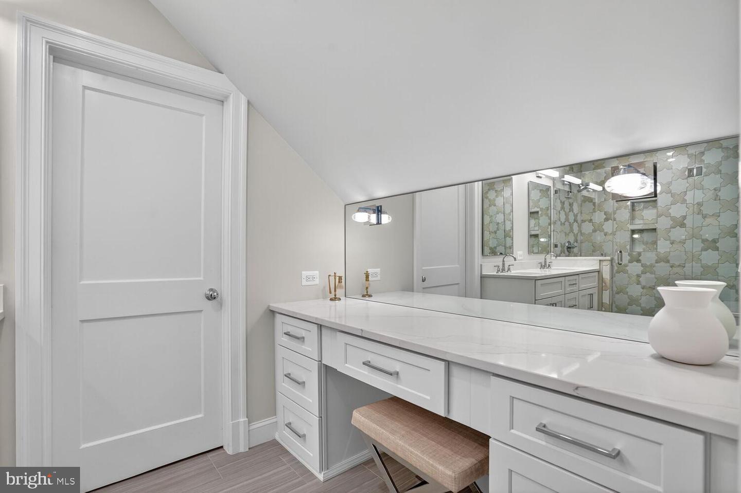3708 N VERMONT ST N, ARLINGTON, Virginia 22207, 6 Bedrooms Bedrooms, 24 Rooms Rooms,5 BathroomsBathrooms,Residential,For sale,3708 N VERMONT ST N,VAAR2064462 MLS # VAAR2064462
