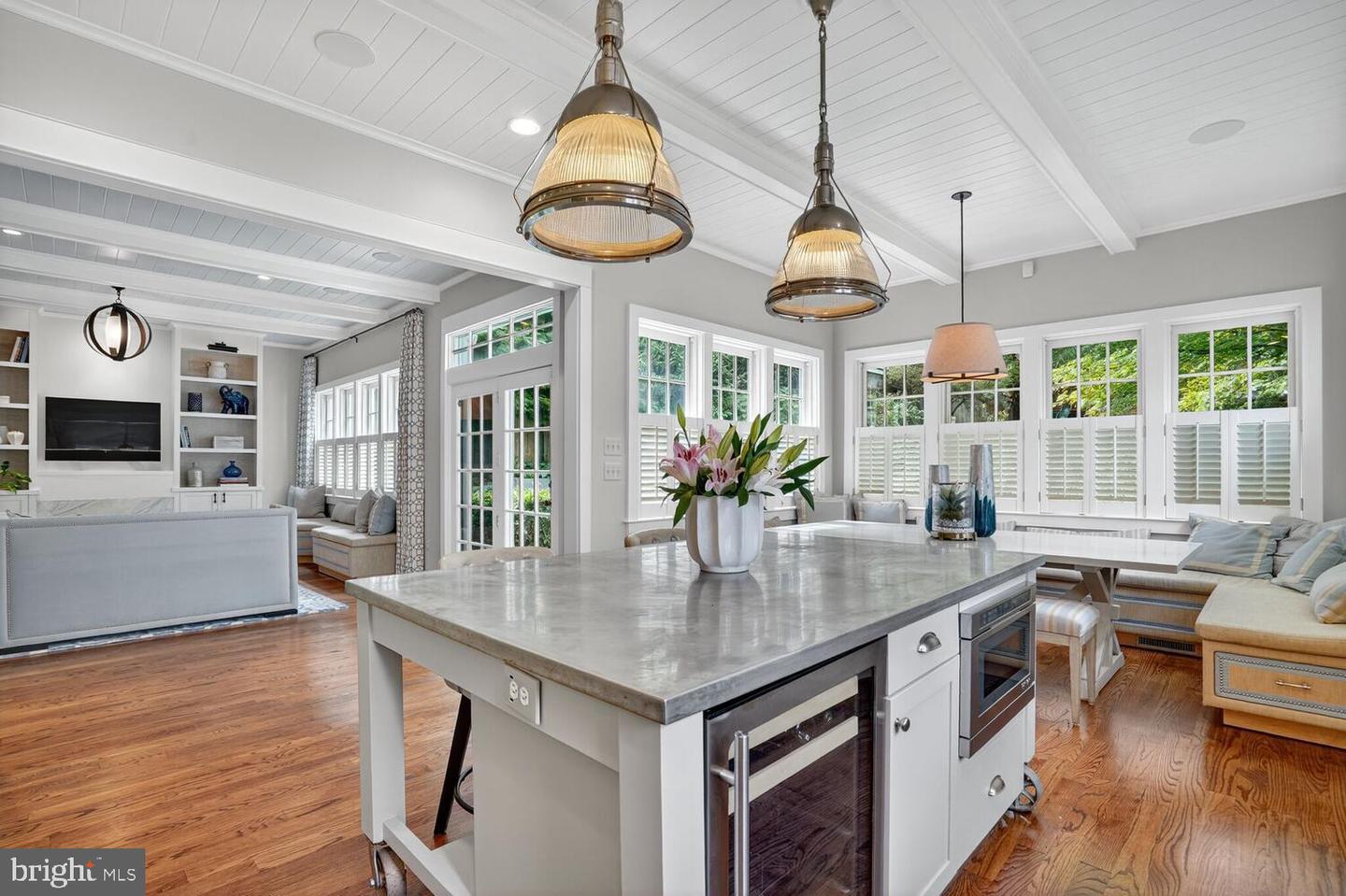 3708 N VERMONT ST N, ARLINGTON, Virginia 22207, 6 Bedrooms Bedrooms, 24 Rooms Rooms,5 BathroomsBathrooms,Residential,For sale,3708 N VERMONT ST N,VAAR2064462 MLS # VAAR2064462