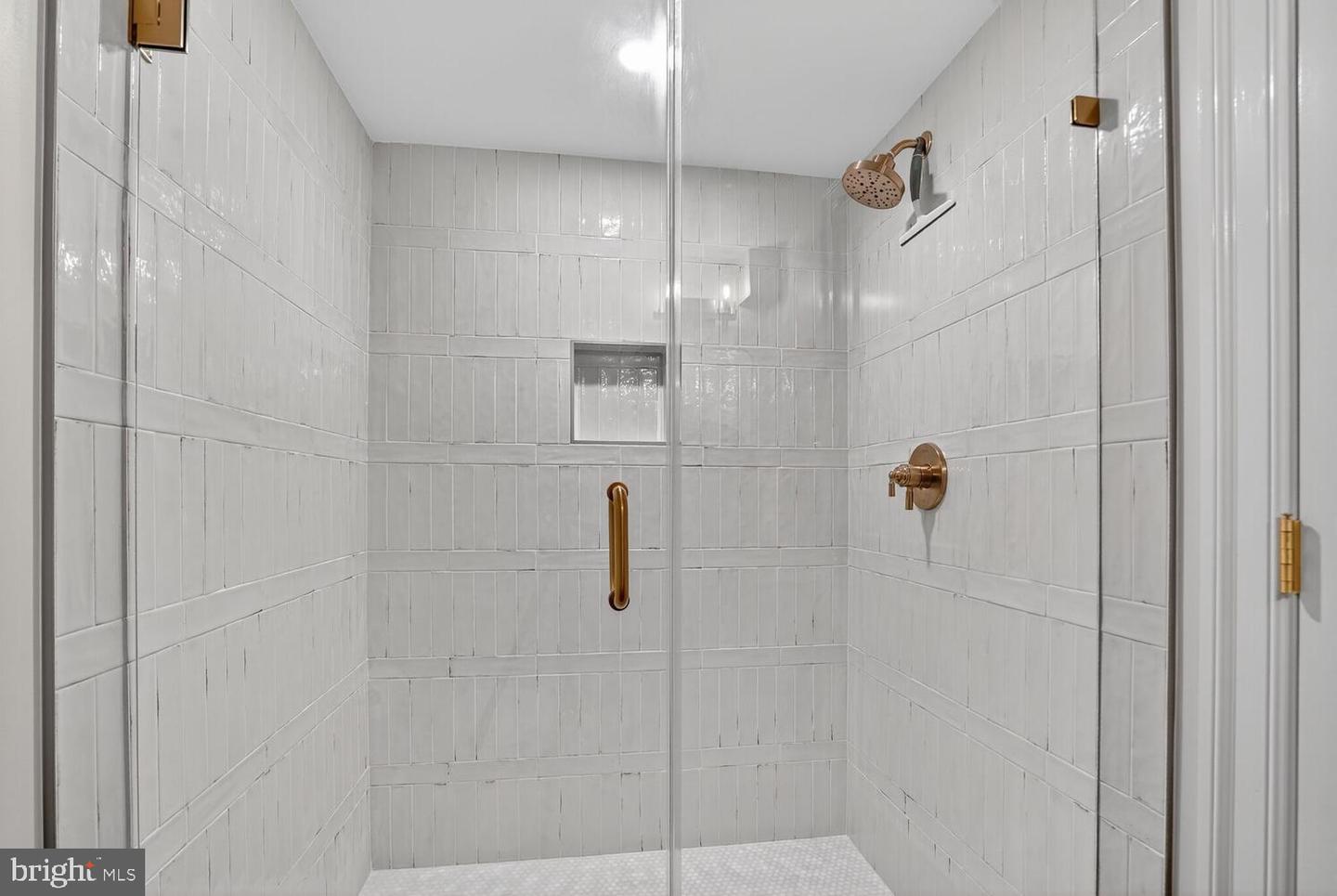 3708 N VERMONT ST N, ARLINGTON, Virginia 22207, 6 Bedrooms Bedrooms, 24 Rooms Rooms,5 BathroomsBathrooms,Residential,For sale,3708 N VERMONT ST N,VAAR2064462 MLS # VAAR2064462