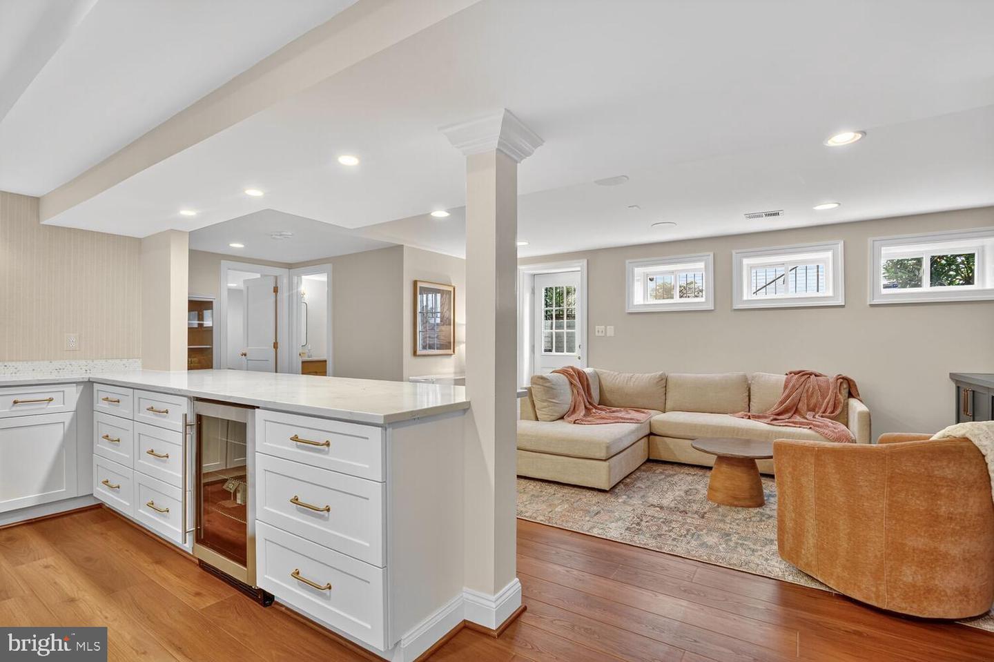 3708 N VERMONT ST N, ARLINGTON, Virginia 22207, 6 Bedrooms Bedrooms, 24 Rooms Rooms,5 BathroomsBathrooms,Residential,For sale,3708 N VERMONT ST N,VAAR2064462 MLS # VAAR2064462