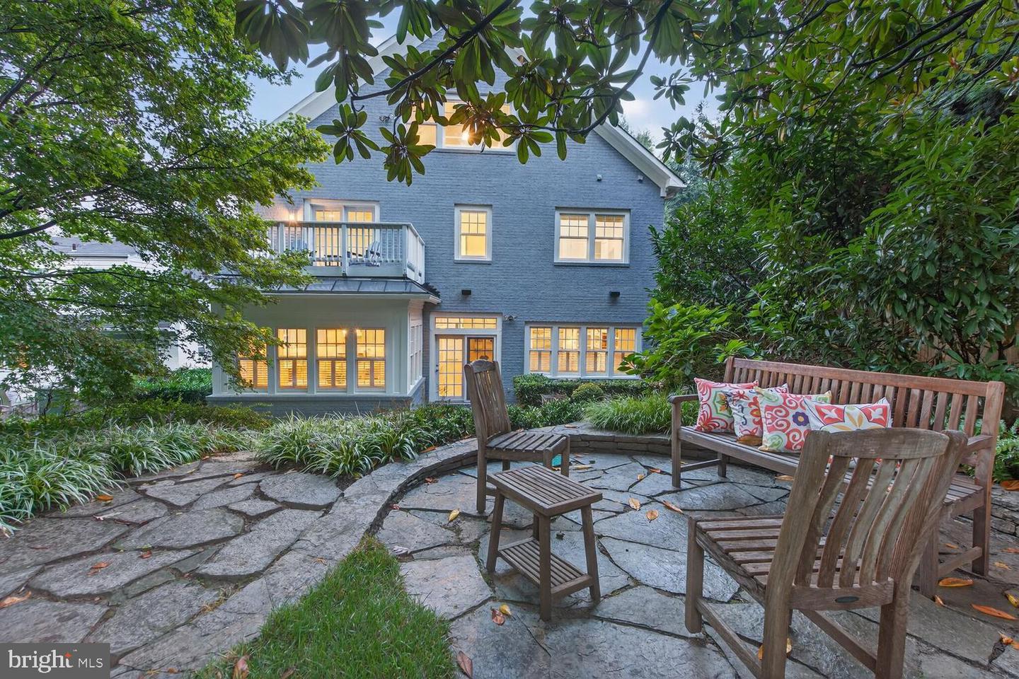 3708 N VERMONT ST N, ARLINGTON, Virginia 22207, 6 Bedrooms Bedrooms, 24 Rooms Rooms,5 BathroomsBathrooms,Residential,For sale,3708 N VERMONT ST N,VAAR2064462 MLS # VAAR2064462