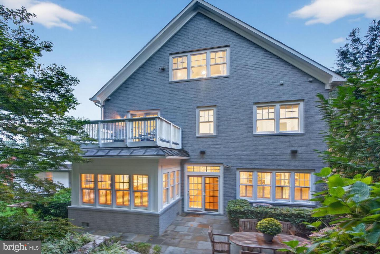 3708 N VERMONT ST N, ARLINGTON, Virginia 22207, 6 Bedrooms Bedrooms, 24 Rooms Rooms,5 BathroomsBathrooms,Residential,For sale,3708 N VERMONT ST N,VAAR2064462 MLS # VAAR2064462