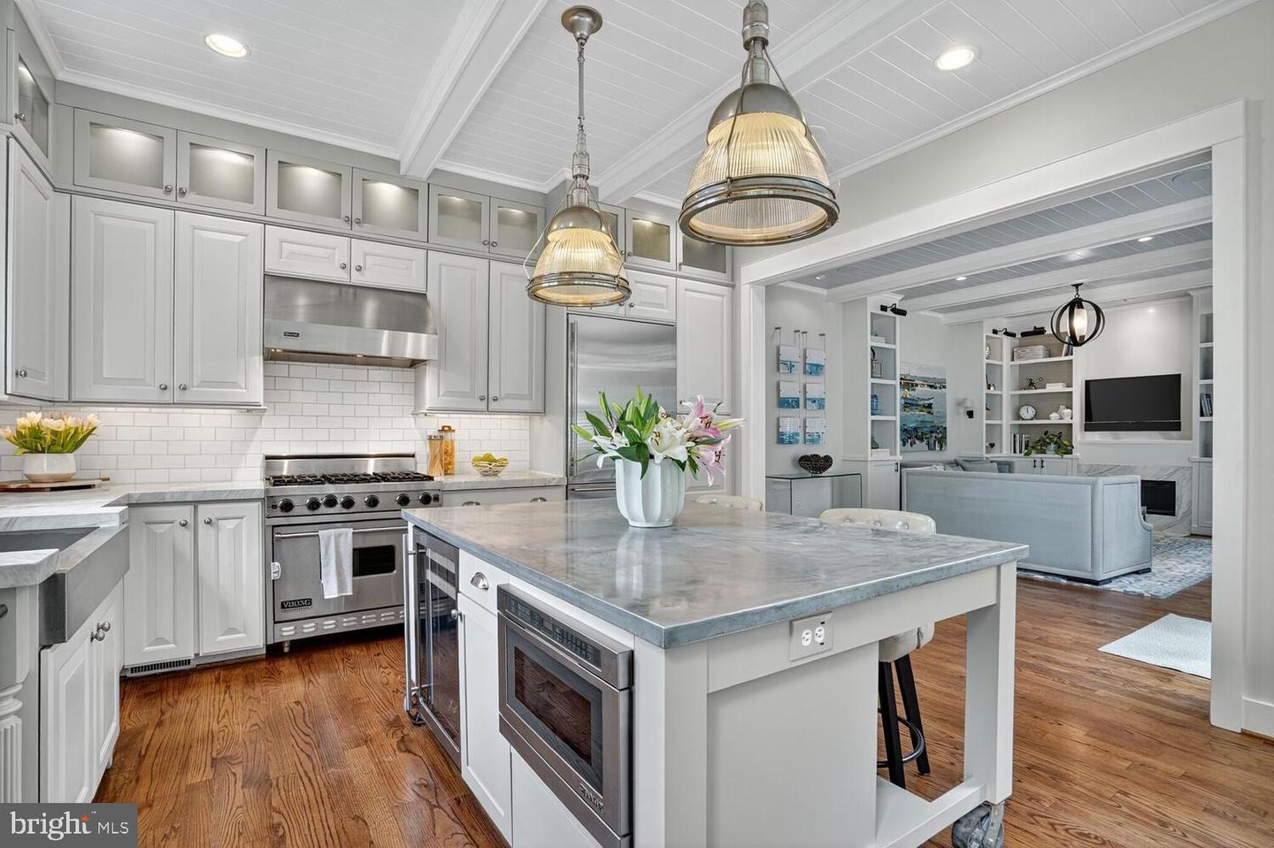 3708 N VERMONT ST N, ARLINGTON, Virginia 22207, 6 Bedrooms Bedrooms, 24 Rooms Rooms,5 BathroomsBathrooms,Residential,For sale,3708 N VERMONT ST N,VAAR2064462 MLS # VAAR2064462