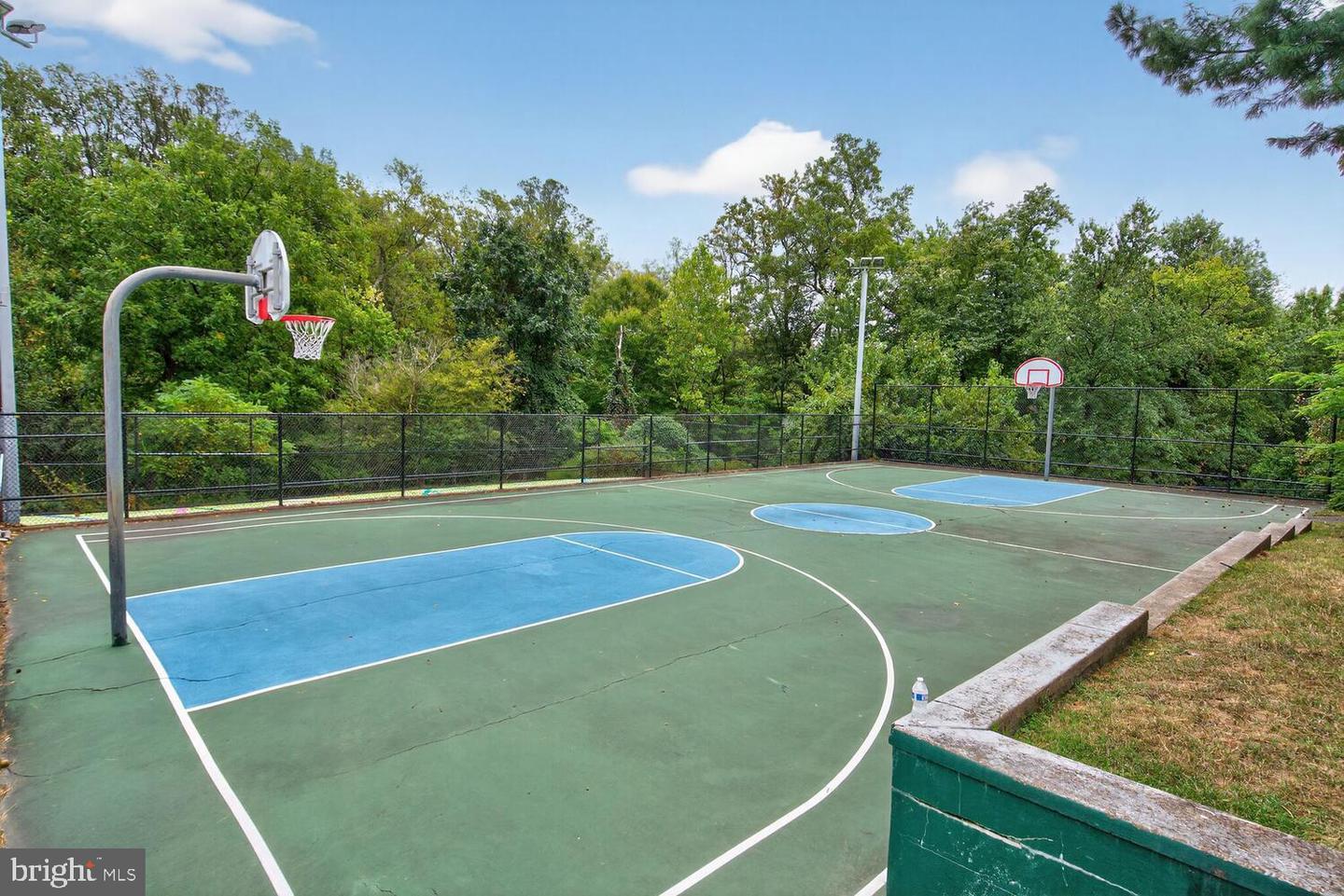 3708 N VERMONT ST N, ARLINGTON, Virginia 22207, 6 Bedrooms Bedrooms, 24 Rooms Rooms,5 BathroomsBathrooms,Residential,For sale,3708 N VERMONT ST N,VAAR2064462 MLS # VAAR2064462