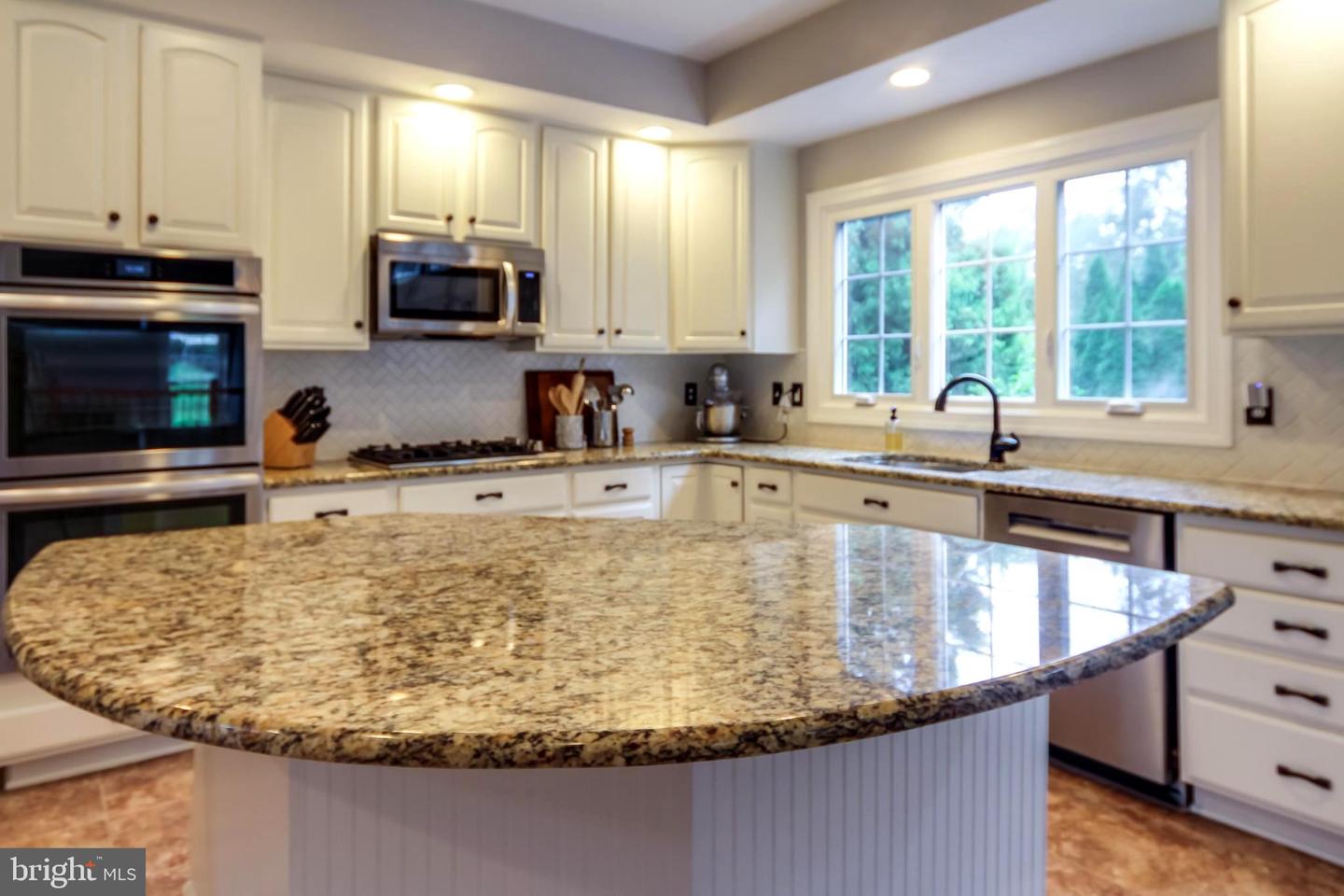 13183 RETTEW DR, MANASSAS, Virginia 20112, 4 Bedrooms Bedrooms, 20 Rooms Rooms,3 BathroomsBathrooms,Residential,For sale,13183 RETTEW DR,VAPW2105320 MLS # VAPW2105320