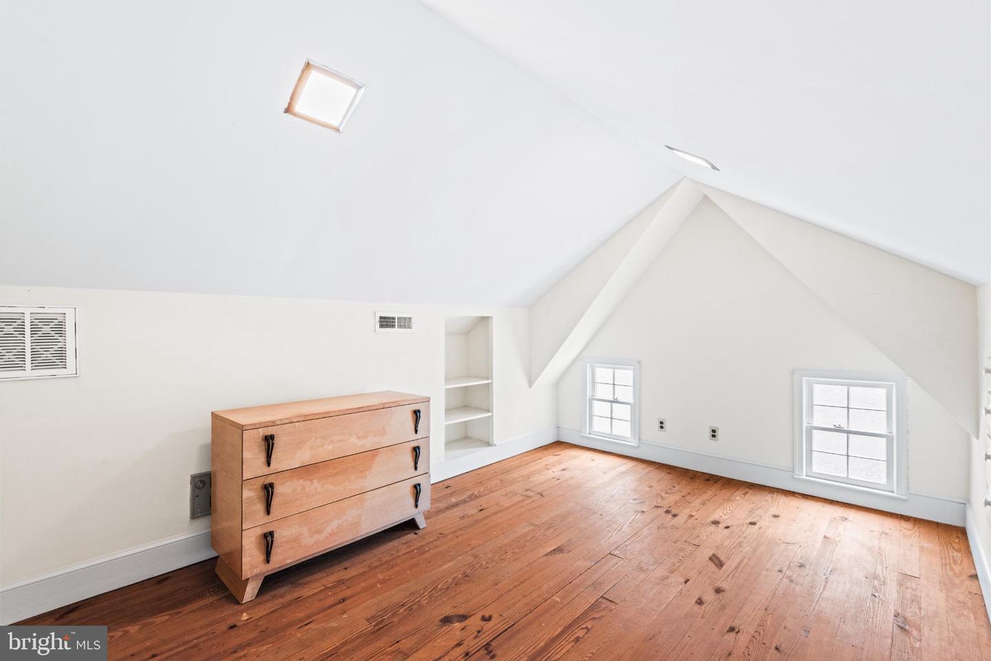 1107 KENMORE AVE, FREDERICKSBURG, Virginia 22401, 4 Bedrooms Bedrooms, 6 Rooms Rooms,1 BathroomBathrooms,Residential,For sale,1107 KENMORE AVE,VAFB2009056 MLS # VAFB2009056