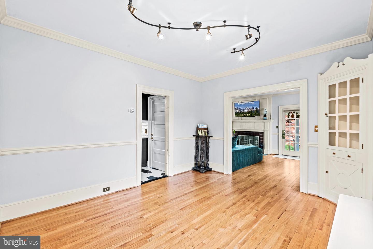 1107 KENMORE AVE, FREDERICKSBURG, Virginia 22401, 4 Bedrooms Bedrooms, 6 Rooms Rooms,1 BathroomBathrooms,Residential,For sale,1107 KENMORE AVE,VAFB2009056 MLS # VAFB2009056