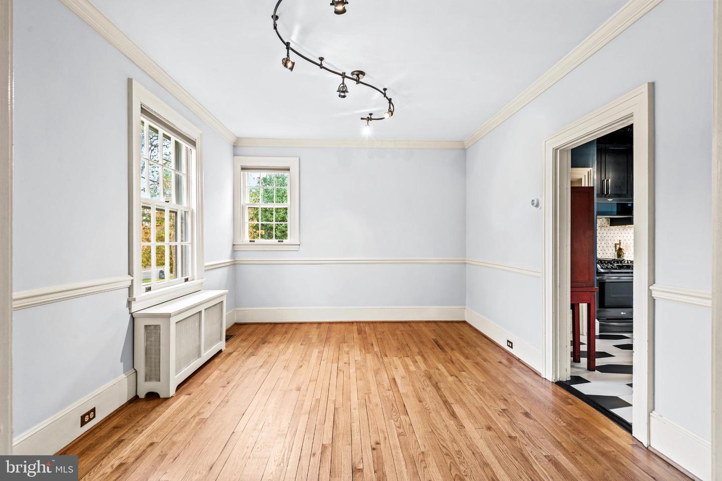 1107 KENMORE AVE, FREDERICKSBURG, Virginia 22401, 4 Bedrooms Bedrooms, 6 Rooms Rooms,1 BathroomBathrooms,Residential,For sale,1107 KENMORE AVE,VAFB2009056 MLS # VAFB2009056