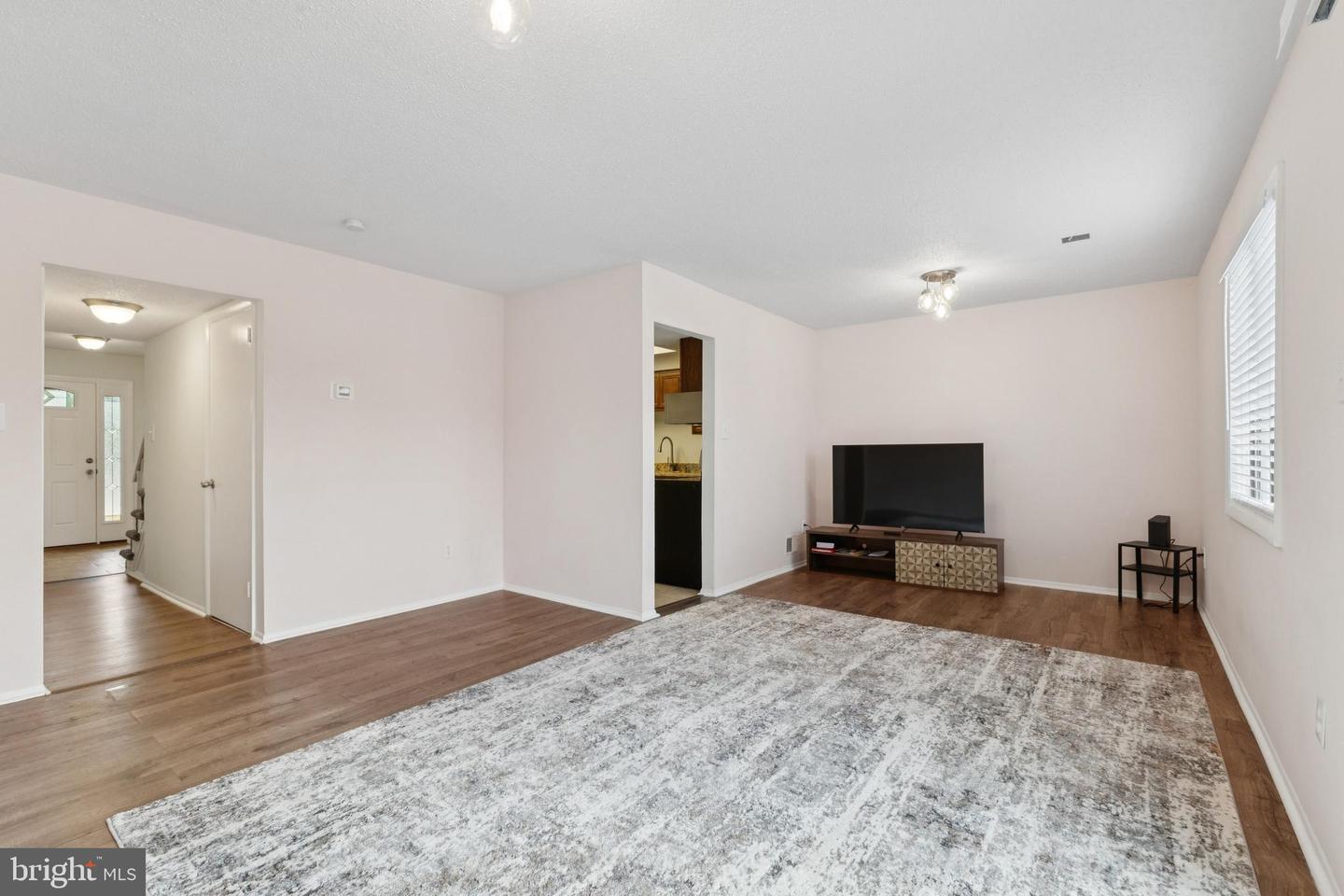 32 REGIS CIR, STERLING, Virginia 20164, 3 Bedrooms Bedrooms, ,2 BathroomsBathrooms,Residential,For sale,32 REGIS CIR,VALO2108108 MLS # VALO2108108