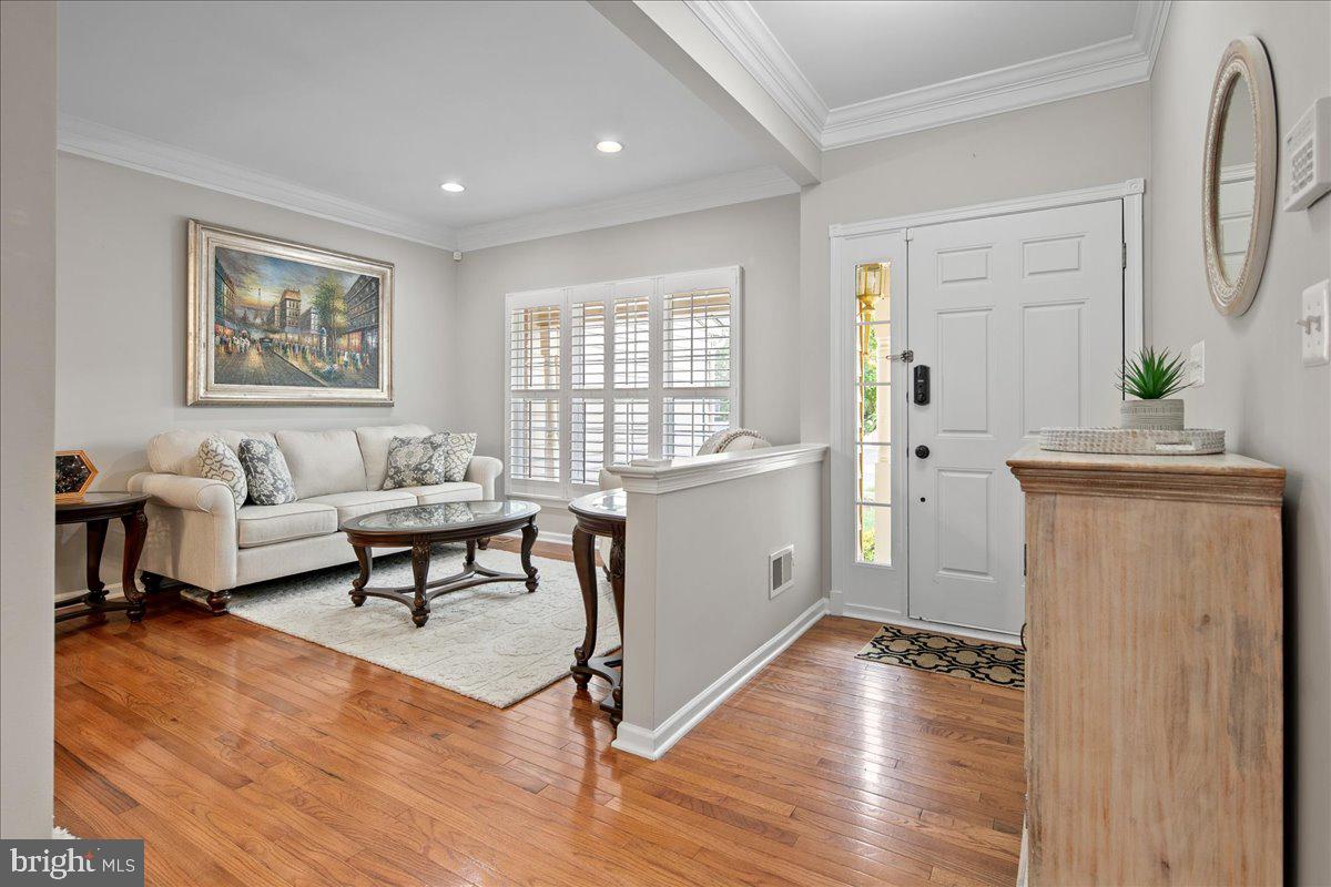 19595 ASPENDALE SQ, ASHBURN, Virginia 20147, 4 Bedrooms Bedrooms, ,2 BathroomsBathrooms,Residential,For sale,19595 ASPENDALE SQ,VALO2108116 MLS # VALO2108116