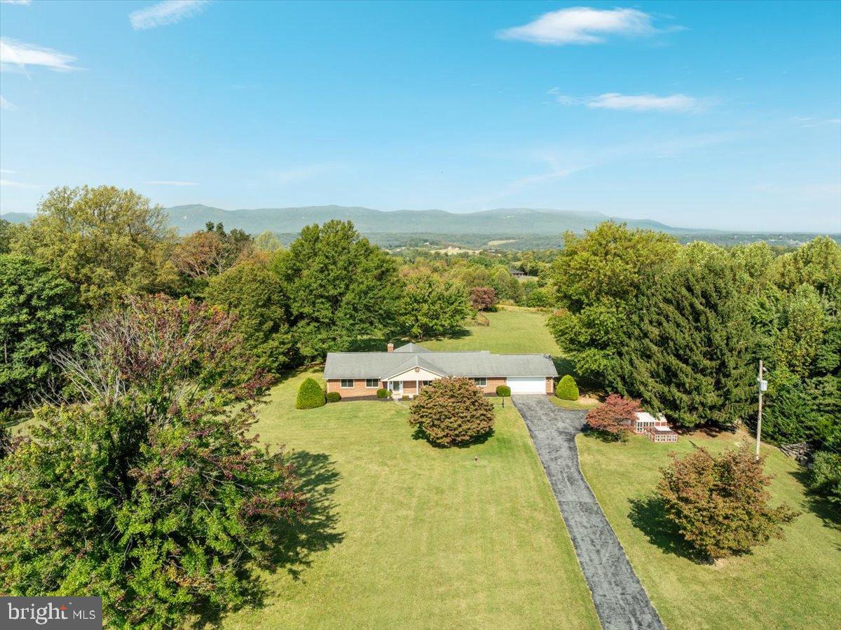 154 SKYLINE FOREST DR, FRONT ROYAL, Virginia 22630, 3 Bedrooms Bedrooms, 6 Rooms Rooms,2 BathroomsBathrooms,Residential,For sale,154 SKYLINE FOREST DR,VAWR2012464 MLS # VAWR2012464