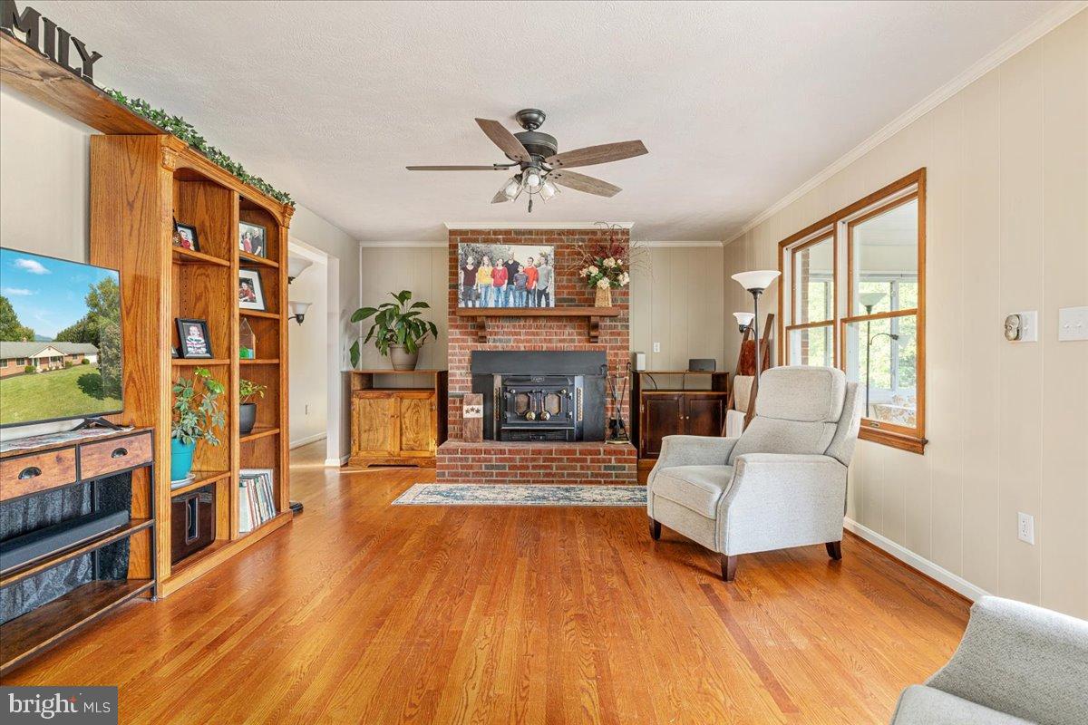 154 SKYLINE FOREST DR, FRONT ROYAL, Virginia 22630, 3 Bedrooms Bedrooms, 6 Rooms Rooms,2 BathroomsBathrooms,Residential,For sale,154 SKYLINE FOREST DR,VAWR2012464 MLS # VAWR2012464