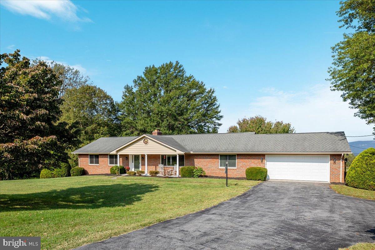 154 SKYLINE FOREST DR, FRONT ROYAL, Virginia 22630, 3 Bedrooms Bedrooms, 6 Rooms Rooms,2 BathroomsBathrooms,Residential,For sale,154 SKYLINE FOREST DR,VAWR2012464 MLS # VAWR2012464