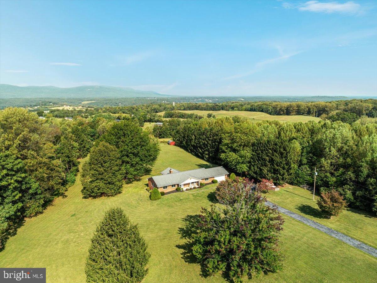 154 SKYLINE FOREST DR, FRONT ROYAL, Virginia 22630, 3 Bedrooms Bedrooms, 6 Rooms Rooms,2 BathroomsBathrooms,Residential,For sale,154 SKYLINE FOREST DR,VAWR2012464 MLS # VAWR2012464
