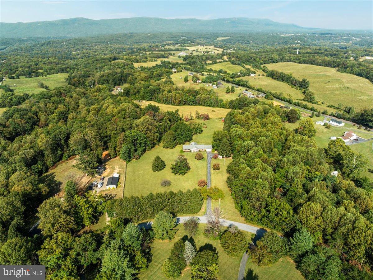 154 SKYLINE FOREST DR, FRONT ROYAL, Virginia 22630, 3 Bedrooms Bedrooms, 6 Rooms Rooms,2 BathroomsBathrooms,Residential,For sale,154 SKYLINE FOREST DR,VAWR2012464 MLS # VAWR2012464