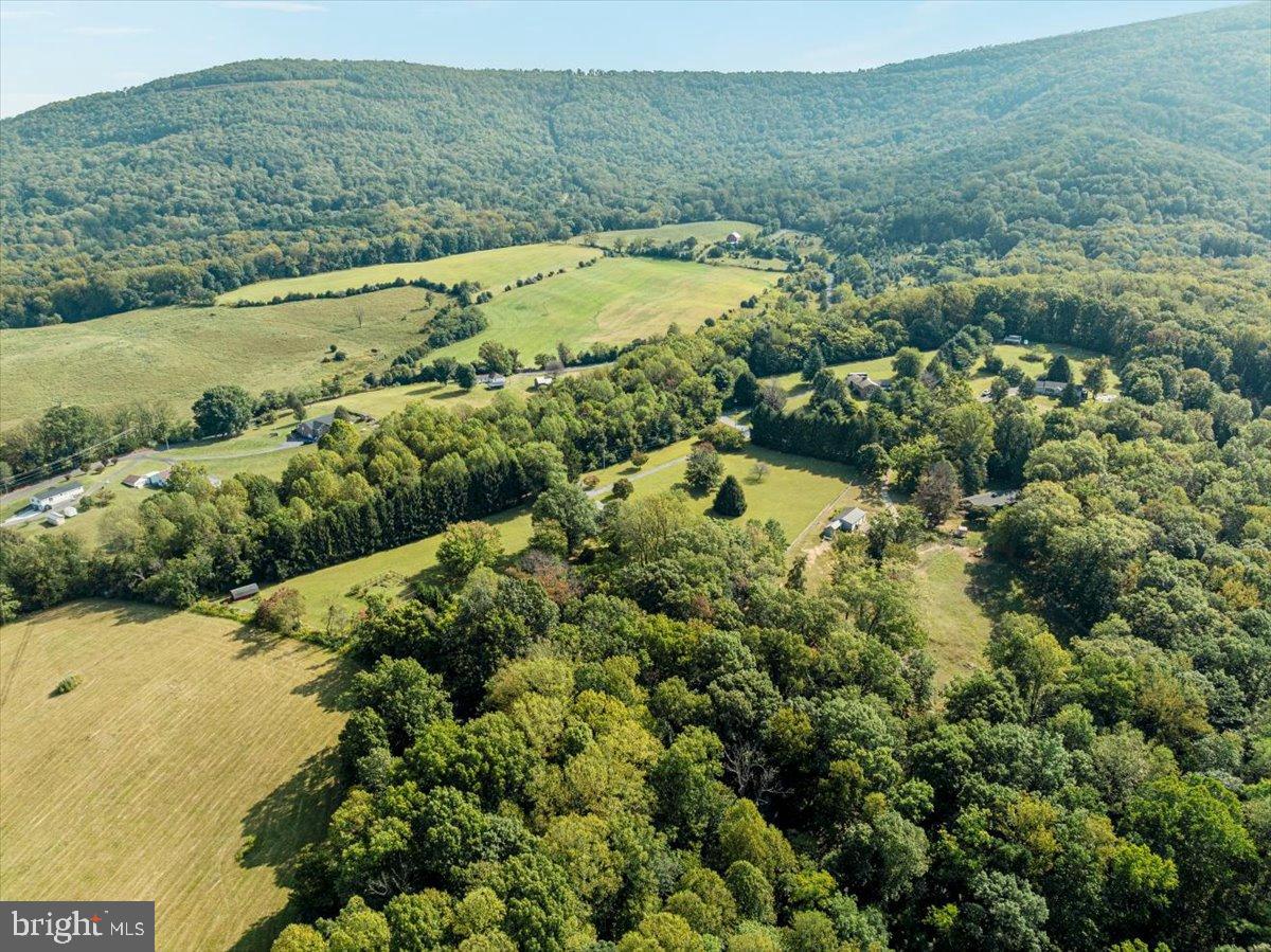 154 SKYLINE FOREST DR, FRONT ROYAL, Virginia 22630, 3 Bedrooms Bedrooms, 6 Rooms Rooms,2 BathroomsBathrooms,Residential,For sale,154 SKYLINE FOREST DR,VAWR2012464 MLS # VAWR2012464