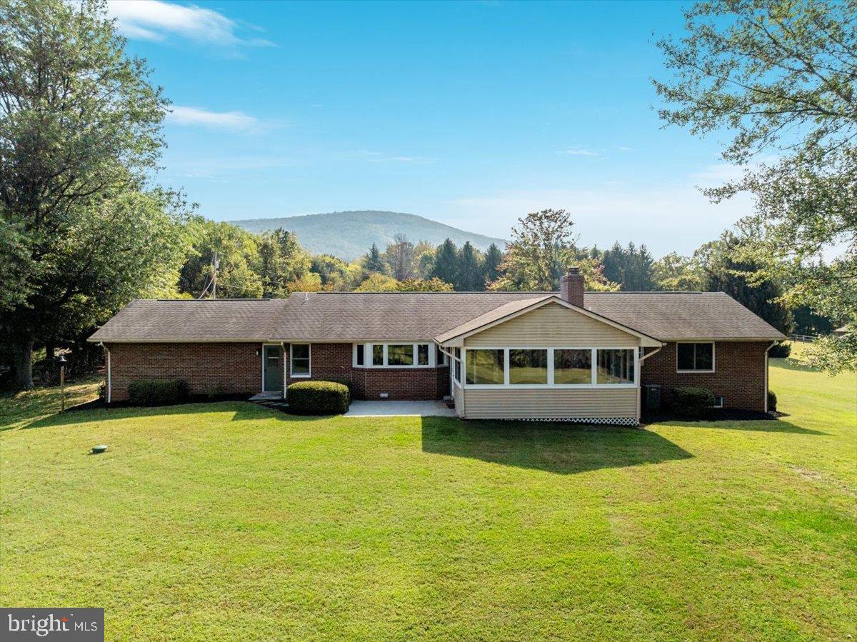 154 SKYLINE FOREST DR, FRONT ROYAL, Virginia 22630, 3 Bedrooms Bedrooms, 6 Rooms Rooms,2 BathroomsBathrooms,Residential,For sale,154 SKYLINE FOREST DR,VAWR2012464 MLS # VAWR2012464