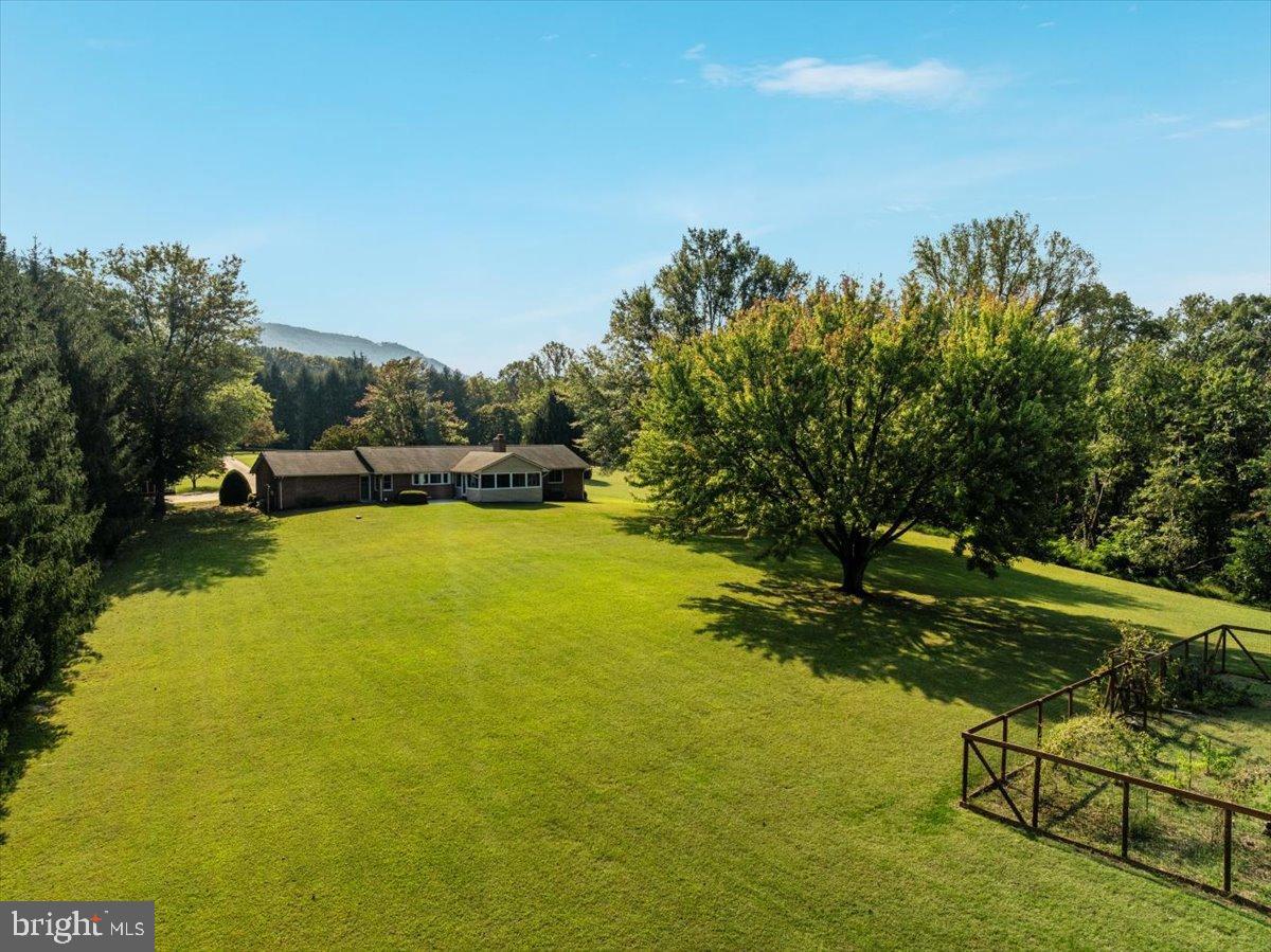 154 SKYLINE FOREST DR, FRONT ROYAL, Virginia 22630, 3 Bedrooms Bedrooms, 6 Rooms Rooms,2 BathroomsBathrooms,Residential,For sale,154 SKYLINE FOREST DR,VAWR2012464 MLS # VAWR2012464