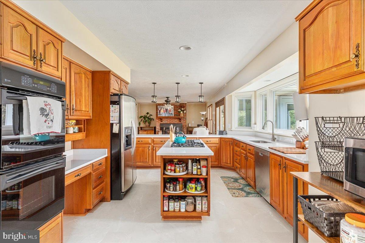 154 SKYLINE FOREST DR, FRONT ROYAL, Virginia 22630, 3 Bedrooms Bedrooms, 6 Rooms Rooms,2 BathroomsBathrooms,Residential,For sale,154 SKYLINE FOREST DR,VAWR2012464 MLS # VAWR2012464