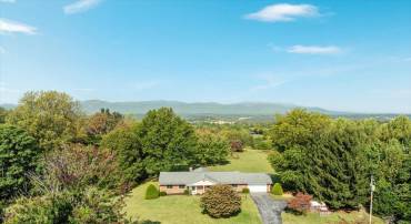 154 SKYLINE FOREST DR, FRONT ROYAL, Virginia 22630, 3 Bedrooms Bedrooms, 6 Rooms Rooms,2 BathroomsBathrooms,Residential,For sale,154 SKYLINE FOREST DR,VAWR2012464 MLS # VAWR2012464