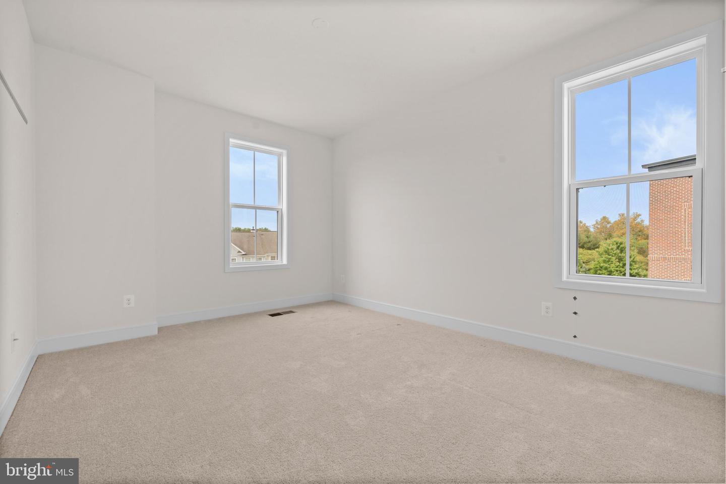 43382 FARRINGDON SQ, BROADLANDS, Virginia 20148, 3 Bedrooms Bedrooms, ,2 BathroomsBathrooms,Residential,For sale,43382 FARRINGDON SQ,VALO2108124 MLS # VALO2108124