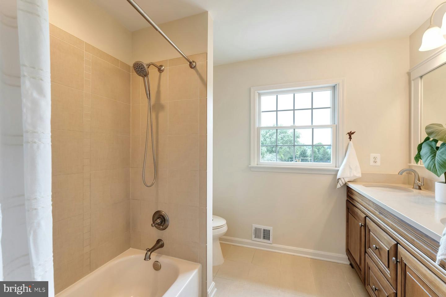 37586 HUGHESVILLE RD, PURCELLVILLE, Virginia 20132, 4 Bedrooms Bedrooms, ,3 BathroomsBathrooms,Residential,For sale,37586 HUGHESVILLE RD,VALO2108134 MLS # VALO2108134