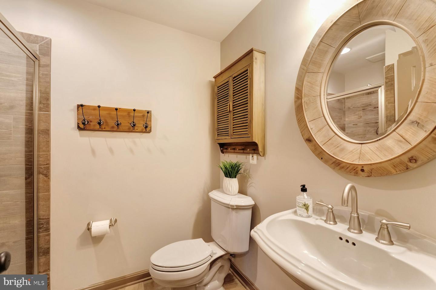 37586 HUGHESVILLE RD, PURCELLVILLE, Virginia 20132, 4 Bedrooms Bedrooms, ,3 BathroomsBathrooms,Residential,For sale,37586 HUGHESVILLE RD,VALO2108134 MLS # VALO2108134