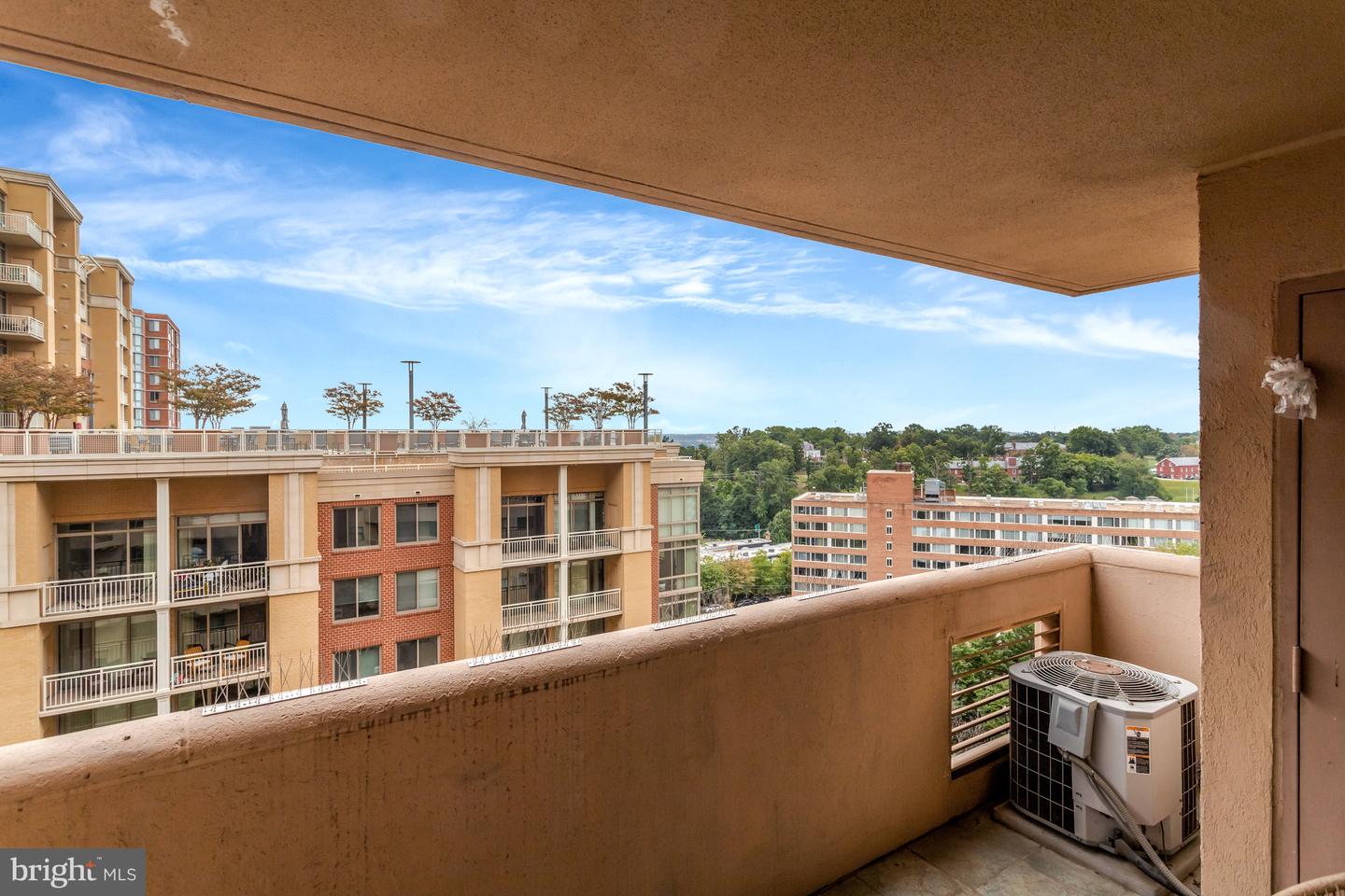 1301 N COURTHOUSE RD #1108, ARLINGTON, Virginia 22201, 2 Bedrooms Bedrooms, ,2 BathroomsBathrooms,Residential,For sale,1301 N COURTHOUSE RD #1108,VAAR2064510 MLS # VAAR2064510