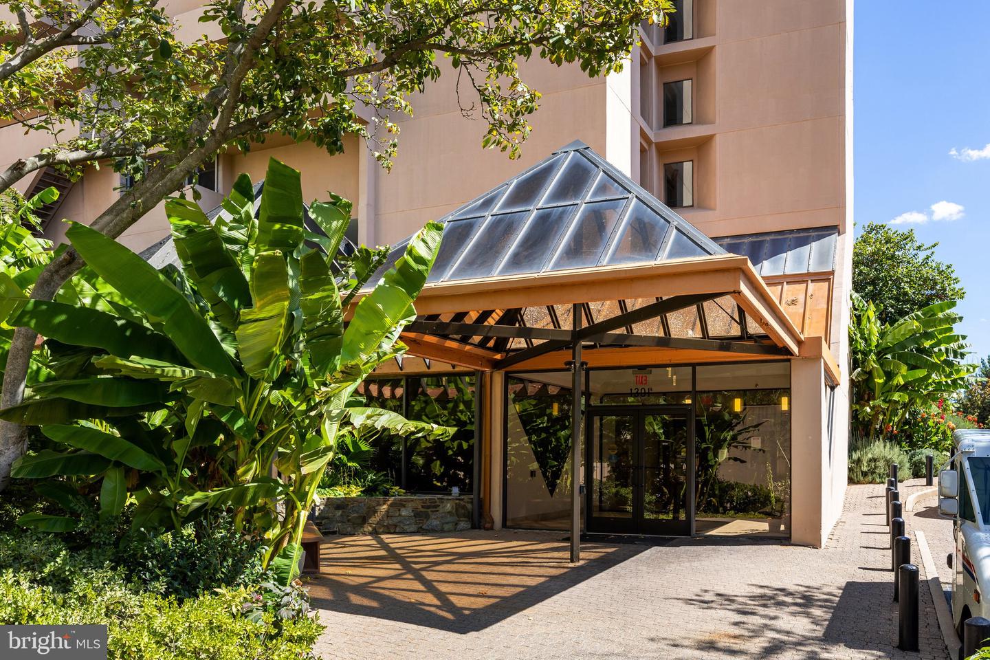 1301 N COURTHOUSE RD #1108, ARLINGTON, Virginia 22201, 2 Bedrooms Bedrooms, ,2 BathroomsBathrooms,Residential,For sale,1301 N COURTHOUSE RD #1108,VAAR2064510 MLS # VAAR2064510