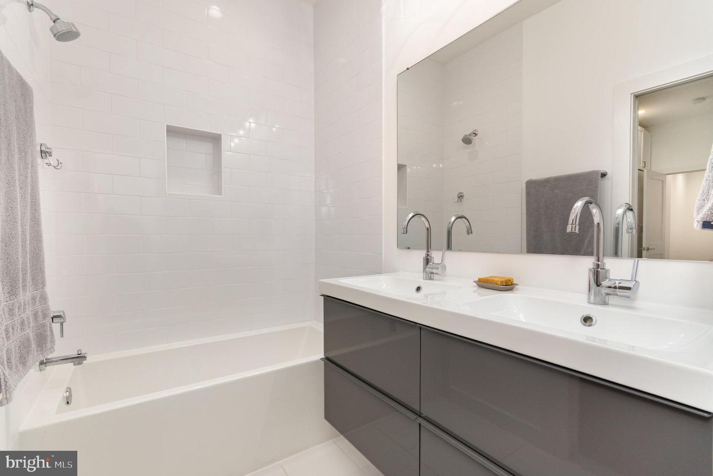 1741 1ST ST NW, WASHINGTON, District Of Columbia 20001, 3 Bedrooms Bedrooms, 13 Rooms Rooms,3 BathroomsBathrooms,Residential,For sale,1741 1ST ST NW,DCDC2225412 MLS # DCDC2225412