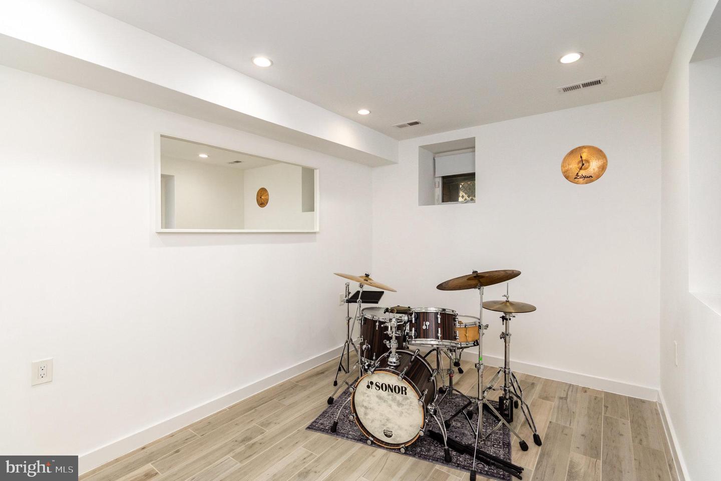 1741 1ST ST NW, WASHINGTON, District Of Columbia 20001, 3 Bedrooms Bedrooms, 13 Rooms Rooms,3 BathroomsBathrooms,Residential,For sale,1741 1ST ST NW,DCDC2225412 MLS # DCDC2225412