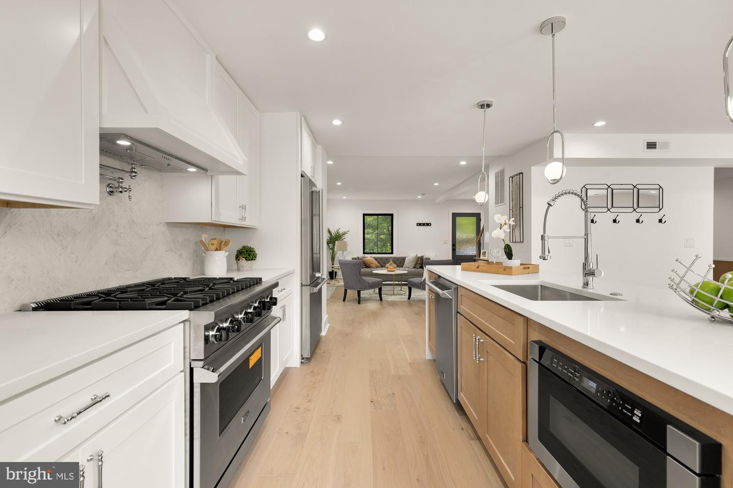 4324 YUMA ST NW, WASHINGTON, District Of Columbia 20016, 5 Bedrooms Bedrooms, ,5 BathroomsBathrooms,Residential,For sale,4324 YUMA ST NW,DCDC2225430 MLS # DCDC2225430