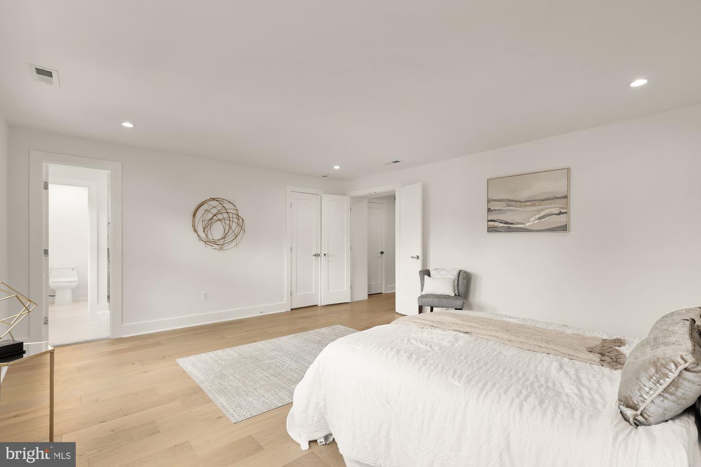 4324 YUMA ST NW, WASHINGTON, District Of Columbia 20016, 5 Bedrooms Bedrooms, ,5 BathroomsBathrooms,Residential,For sale,4324 YUMA ST NW,DCDC2225430 MLS # DCDC2225430
