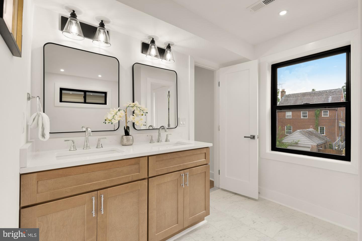 4324 YUMA ST NW, WASHINGTON, District Of Columbia 20016, 5 Bedrooms Bedrooms, ,5 BathroomsBathrooms,Residential,For sale,4324 YUMA ST NW,DCDC2225430 MLS # DCDC2225430