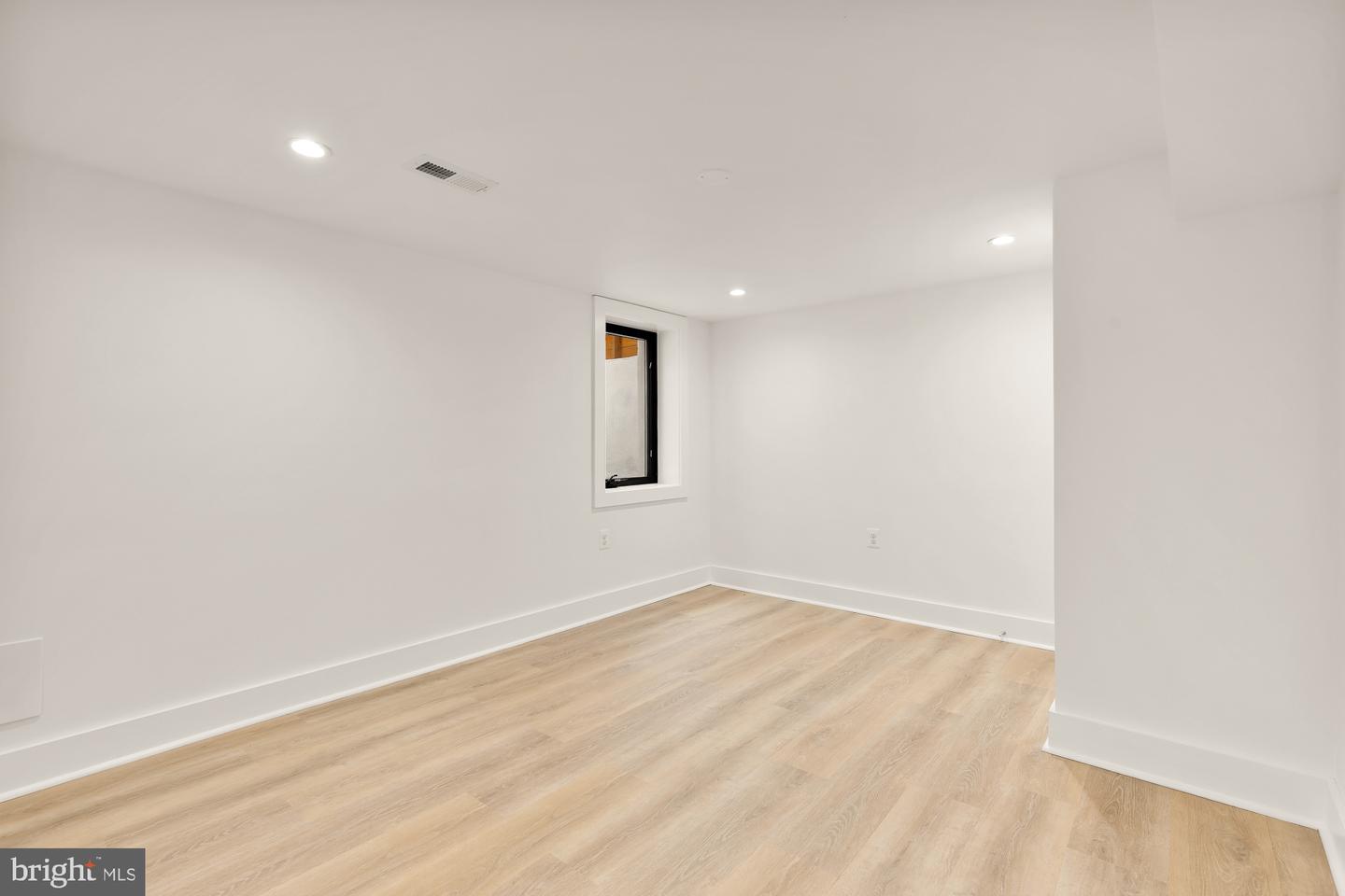 4324 YUMA ST NW, WASHINGTON, District Of Columbia 20016, 5 Bedrooms Bedrooms, ,5 BathroomsBathrooms,Residential,For sale,4324 YUMA ST NW,DCDC2225430 MLS # DCDC2225430