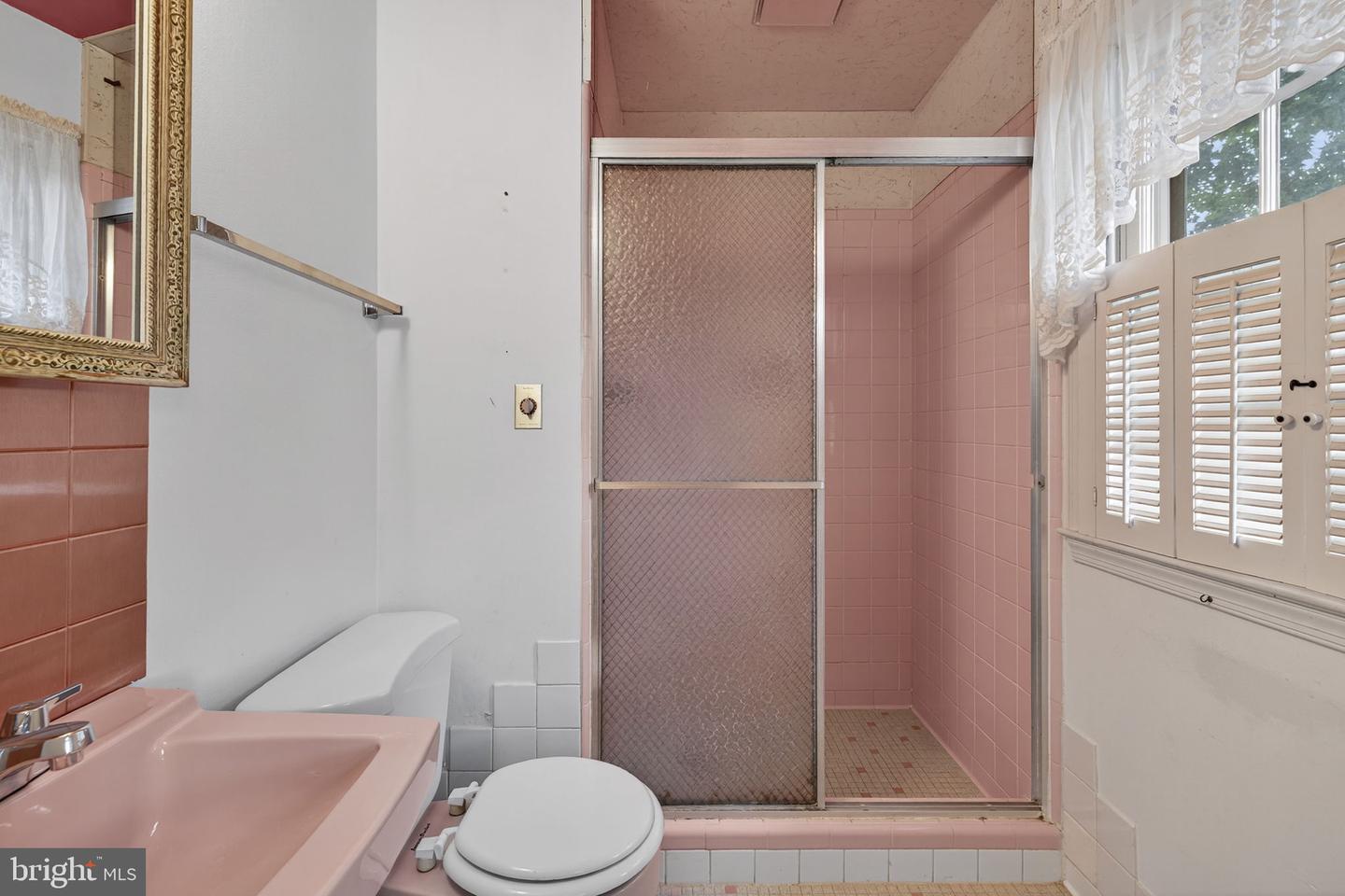 1604 PALM SPRINGS DR, VIENNA, Virginia 22182, 4 Bedrooms Bedrooms, ,2 BathroomsBathrooms,Residential,For sale,1604 PALM SPRINGS DR,VAFX2272374 MLS # VAFX2272374