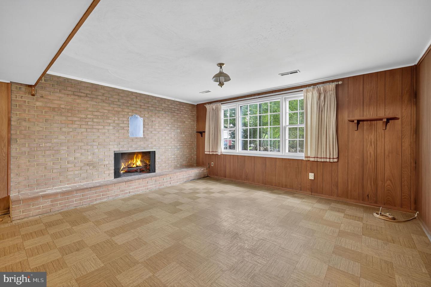 1604 PALM SPRINGS DR, VIENNA, Virginia 22182, 4 Bedrooms Bedrooms, ,2 BathroomsBathrooms,Residential,For sale,1604 PALM SPRINGS DR,VAFX2272374 MLS # VAFX2272374