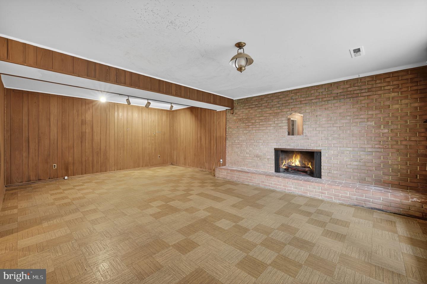 1604 PALM SPRINGS DR, VIENNA, Virginia 22182, 4 Bedrooms Bedrooms, ,2 BathroomsBathrooms,Residential,For sale,1604 PALM SPRINGS DR,VAFX2272374 MLS # VAFX2272374