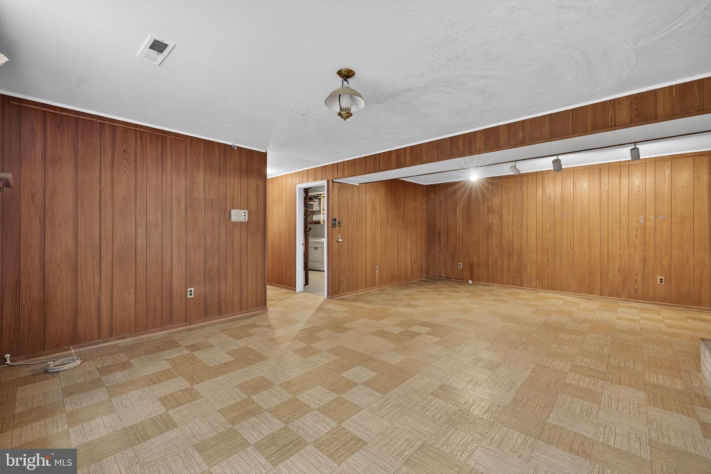 1604 PALM SPRINGS DR, VIENNA, Virginia 22182, 4 Bedrooms Bedrooms, ,2 BathroomsBathrooms,Residential,For sale,1604 PALM SPRINGS DR,VAFX2272374 MLS # VAFX2272374