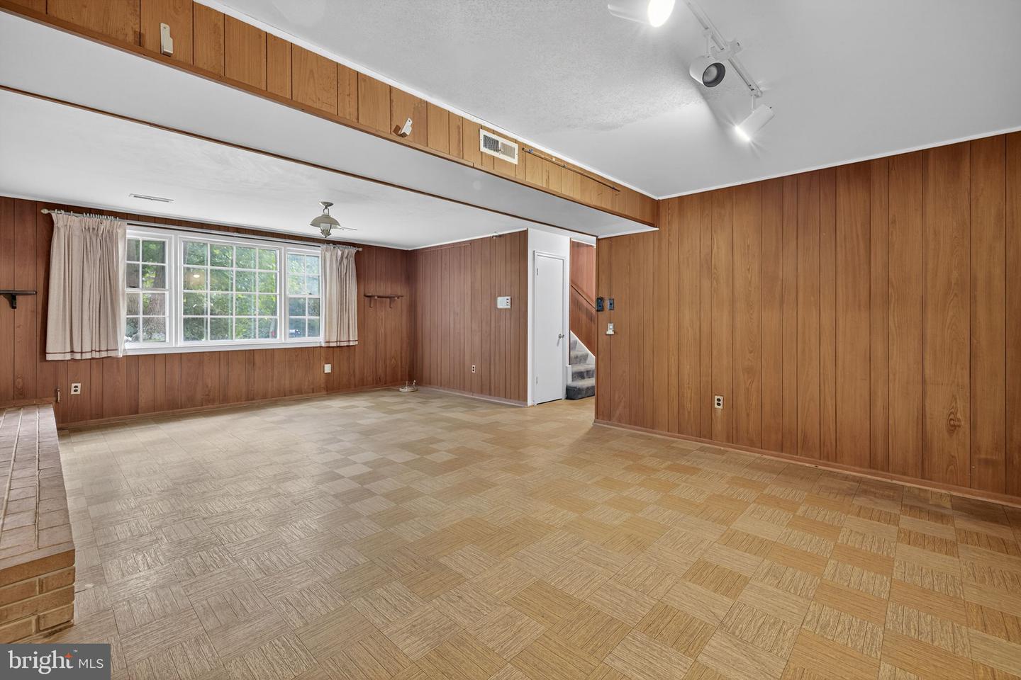1604 PALM SPRINGS DR, VIENNA, Virginia 22182, 4 Bedrooms Bedrooms, ,2 BathroomsBathrooms,Residential,For sale,1604 PALM SPRINGS DR,VAFX2272374 MLS # VAFX2272374
