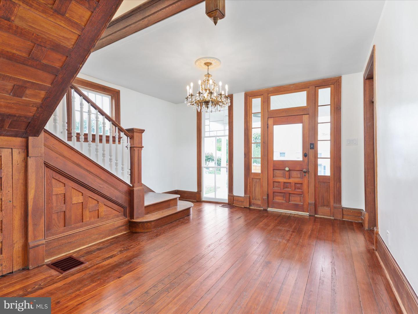239 N CHURCH ST, WOODSTOCK, Virginia 22664, 4 Bedrooms Bedrooms, ,2 BathroomsBathrooms,Residential,For sale,239 N CHURCH ST,VASH2012684 MLS # VASH2012684