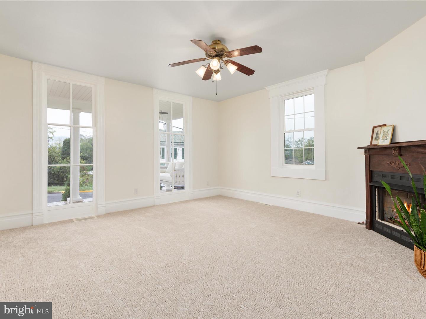 239 N CHURCH ST, WOODSTOCK, Virginia 22664, 4 Bedrooms Bedrooms, ,2 BathroomsBathrooms,Residential,For sale,239 N CHURCH ST,VASH2012684 MLS # VASH2012684