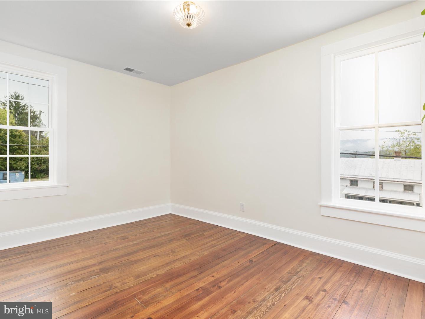 239 N CHURCH ST, WOODSTOCK, Virginia 22664, 4 Bedrooms Bedrooms, ,2 BathroomsBathrooms,Residential,For sale,239 N CHURCH ST,VASH2012684 MLS # VASH2012684