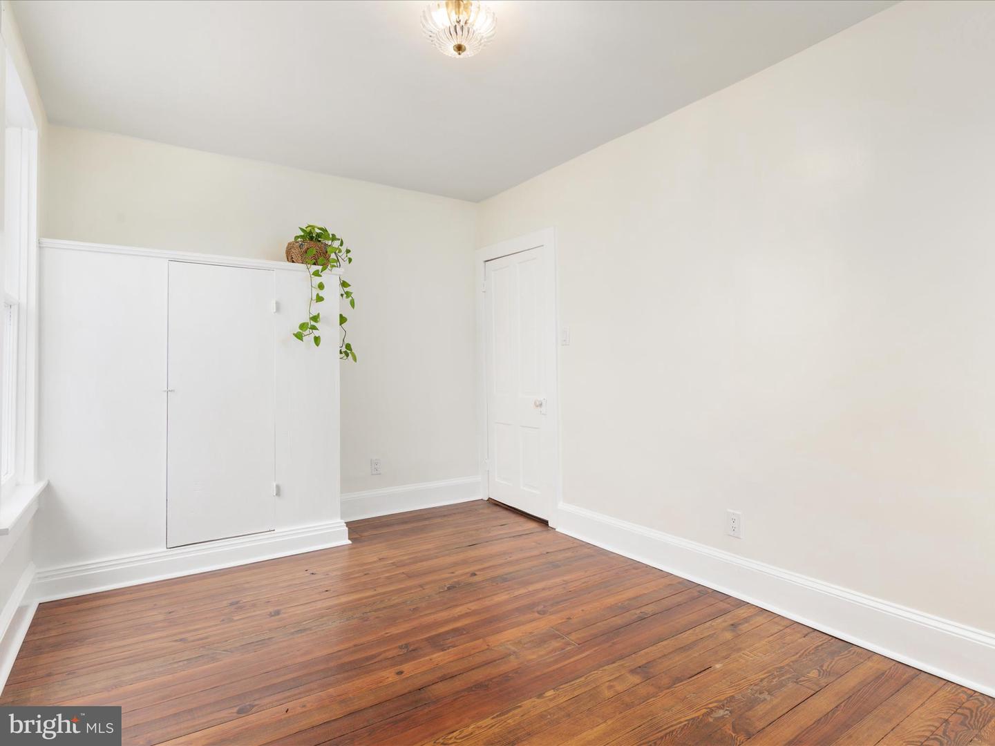 239 N CHURCH ST, WOODSTOCK, Virginia 22664, 4 Bedrooms Bedrooms, ,2 BathroomsBathrooms,Residential,For sale,239 N CHURCH ST,VASH2012684 MLS # VASH2012684