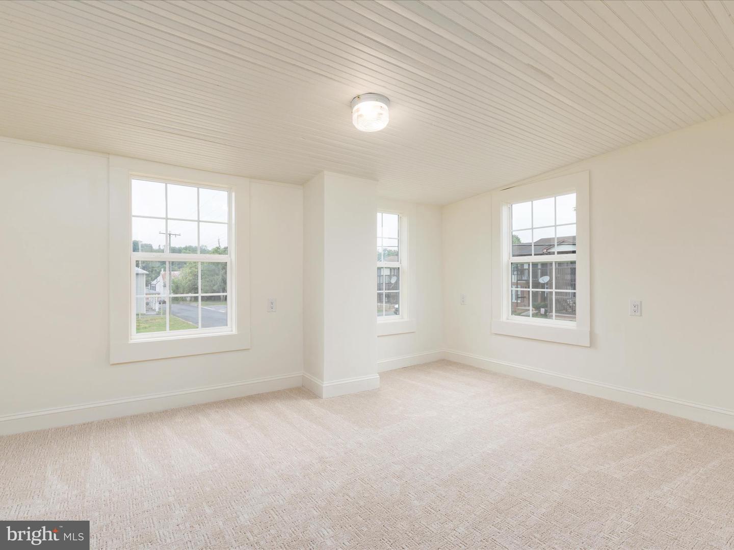 239 N CHURCH ST, WOODSTOCK, Virginia 22664, 4 Bedrooms Bedrooms, ,2 BathroomsBathrooms,Residential,For sale,239 N CHURCH ST,VASH2012684 MLS # VASH2012684