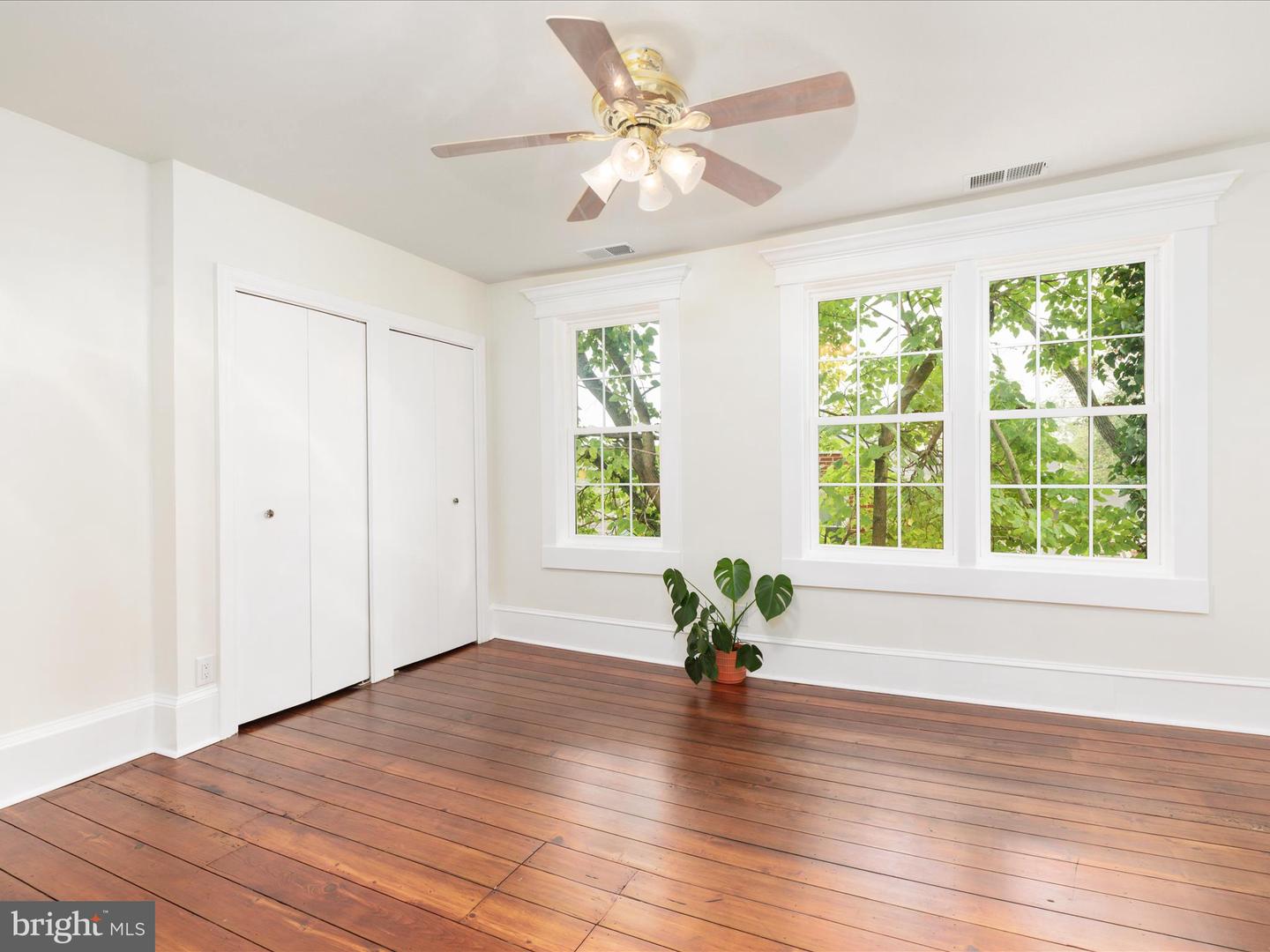 239 N CHURCH ST, WOODSTOCK, Virginia 22664, 4 Bedrooms Bedrooms, ,2 BathroomsBathrooms,Residential,For sale,239 N CHURCH ST,VASH2012684 MLS # VASH2012684