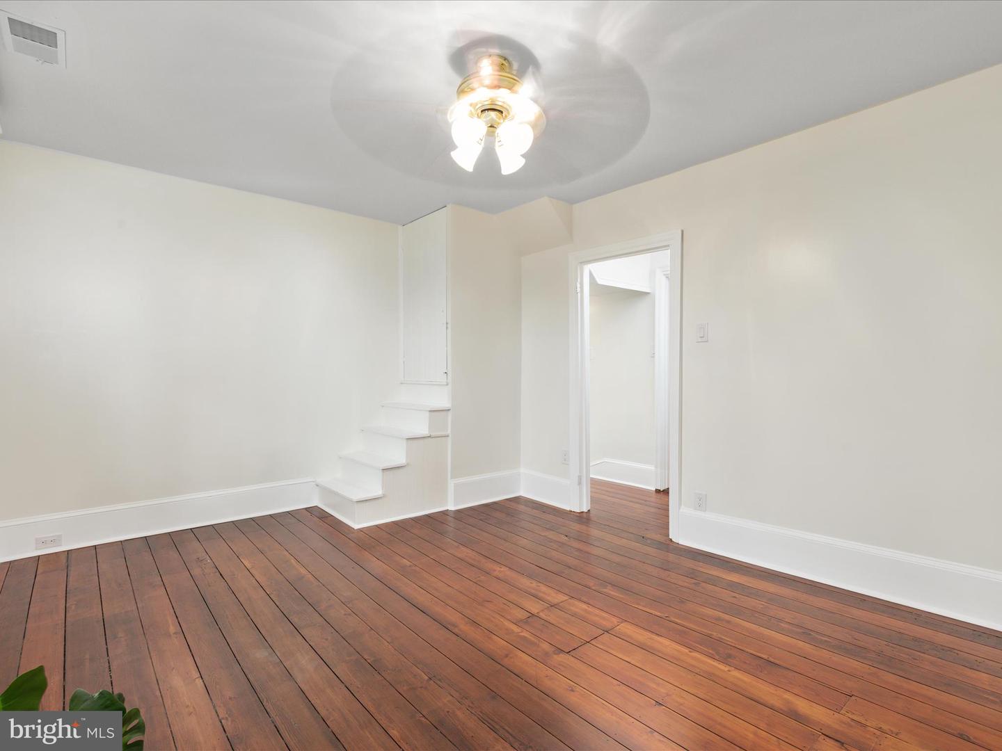 239 N CHURCH ST, WOODSTOCK, Virginia 22664, 4 Bedrooms Bedrooms, ,2 BathroomsBathrooms,Residential,For sale,239 N CHURCH ST,VASH2012684 MLS # VASH2012684
