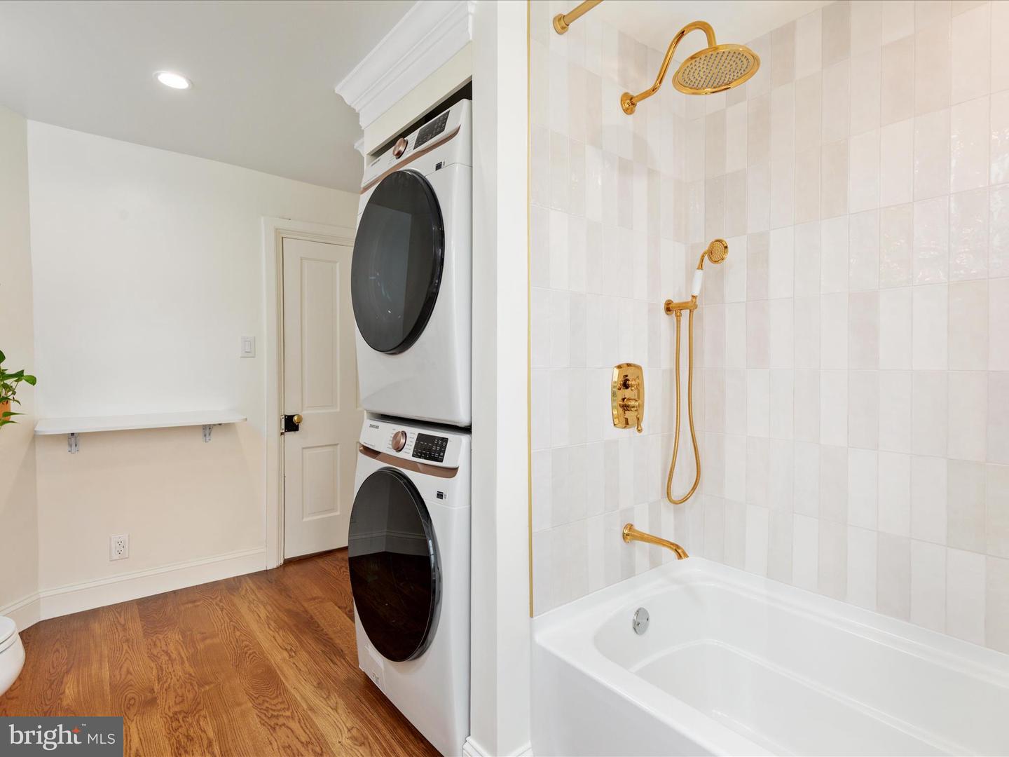 239 N CHURCH ST, WOODSTOCK, Virginia 22664, 4 Bedrooms Bedrooms, ,2 BathroomsBathrooms,Residential,For sale,239 N CHURCH ST,VASH2012684 MLS # VASH2012684